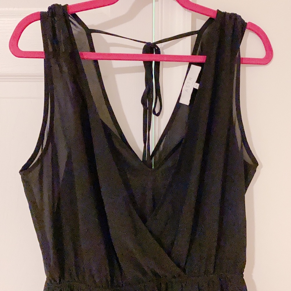 🆕 ASTR | Black Ruffle Romper - Picture 2 of 3